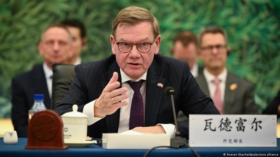 Germany’s Wadephul pushes for fair trade in China – DW – 12/08/2025