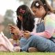 Australia’s social media ban for users under 16 takes effect – DW – 12/10/2025