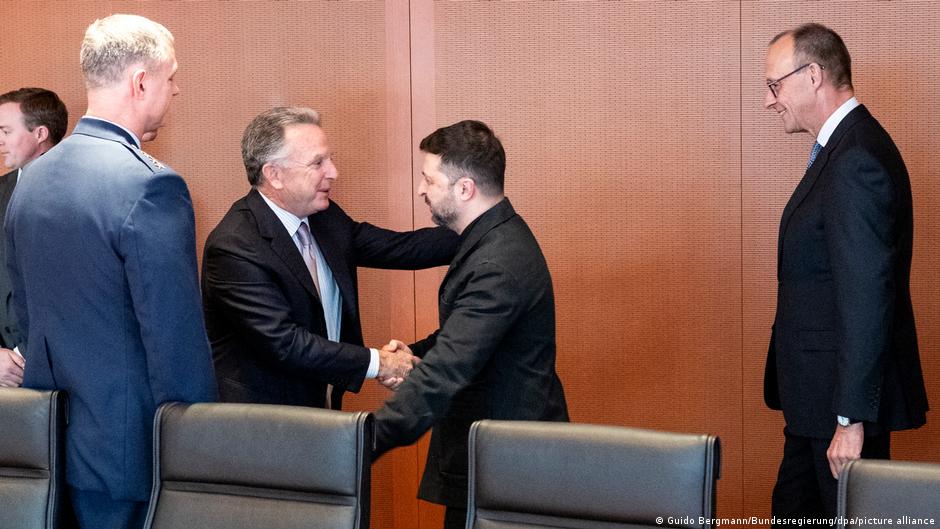 Zelenskyy meets US, European officials in Berlin – DW – 12/14/2025