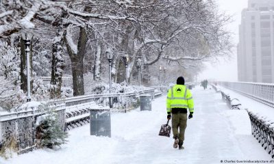 Snow storm blankets New York City, disrupting holiday travel – DW – 12/28/2025