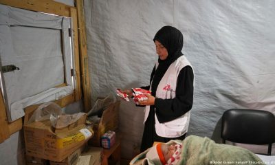 Israel moves to suspend major aid groups in Gaza – DW – 12/31/2025