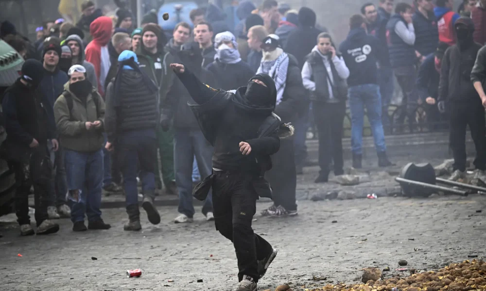 Angry farmers block Brussels roads with tractors over Mercosur trade deal | European Union News