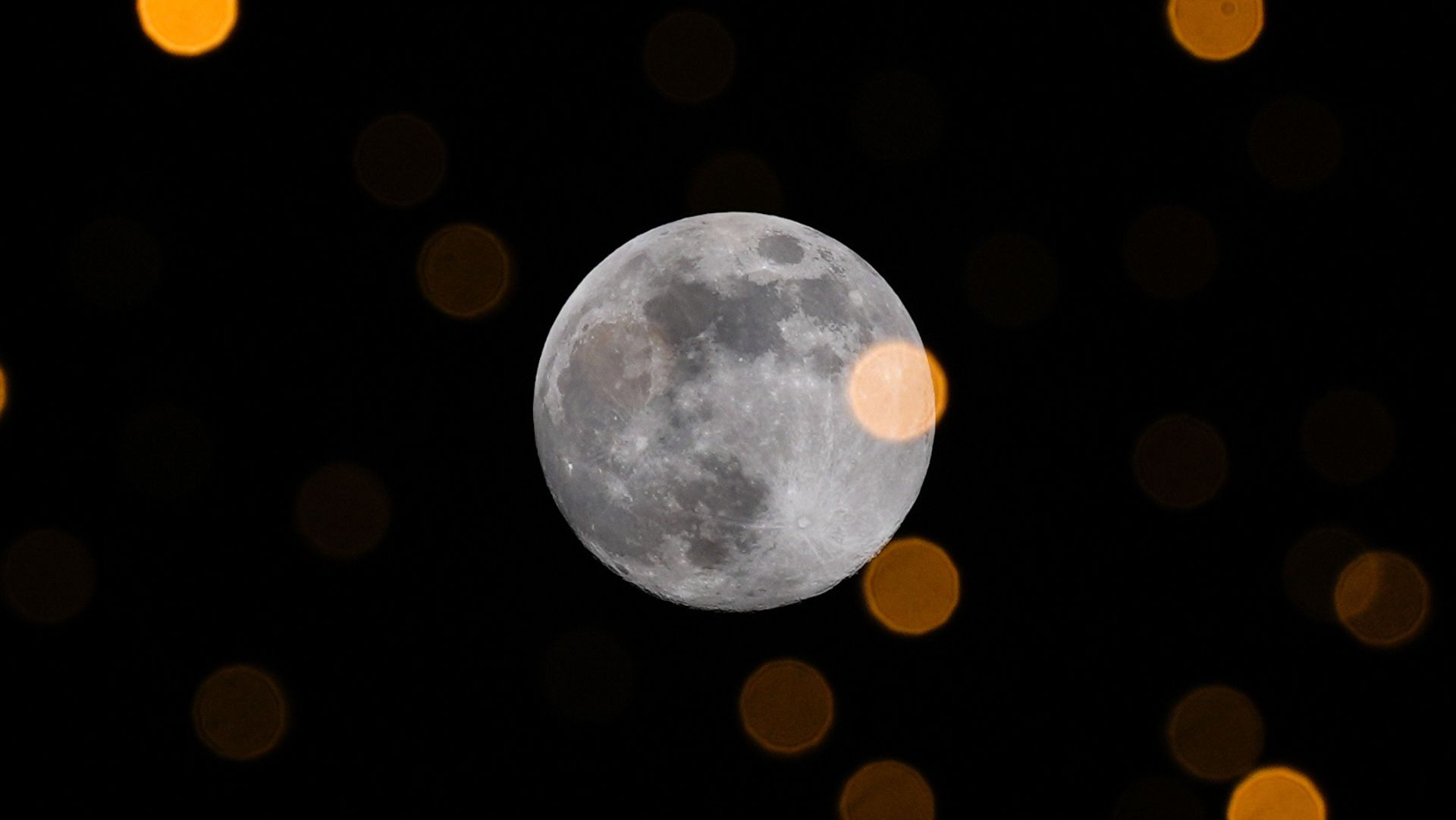 New Year’s Eve sky: Here’s what to look out for on the final night of 2025