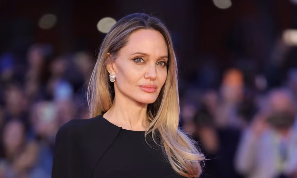 Angelina Jolie praised for revealing mastectomy scars to raise cancer awareness