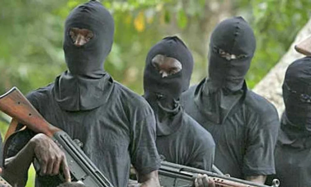 Armed robbers attack driver, cart away millions of naira in Illorin