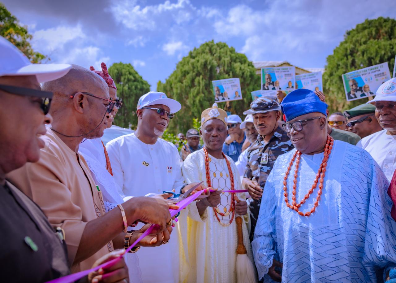 Aiyedatiwa Promises Developmental Projects, Welcomes Ajayi To APC