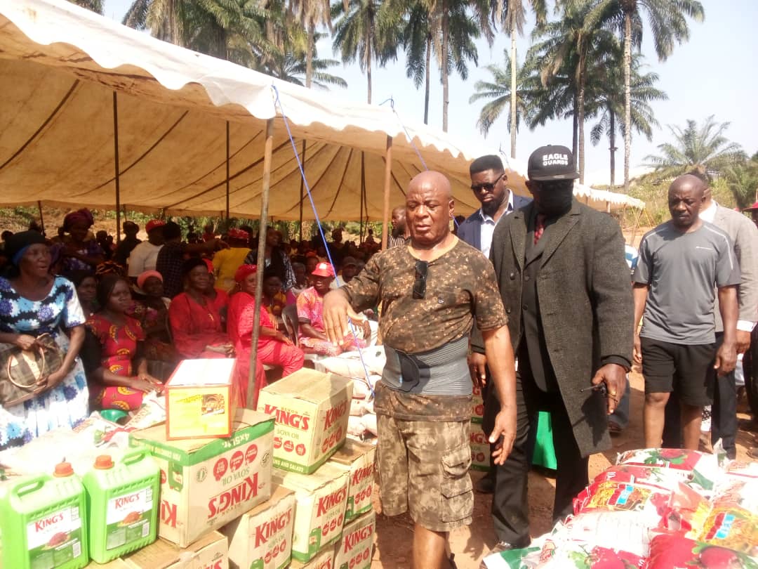 Black Indigo Goes Home : Ibe Royal family fetes the poor in Awgu LGA