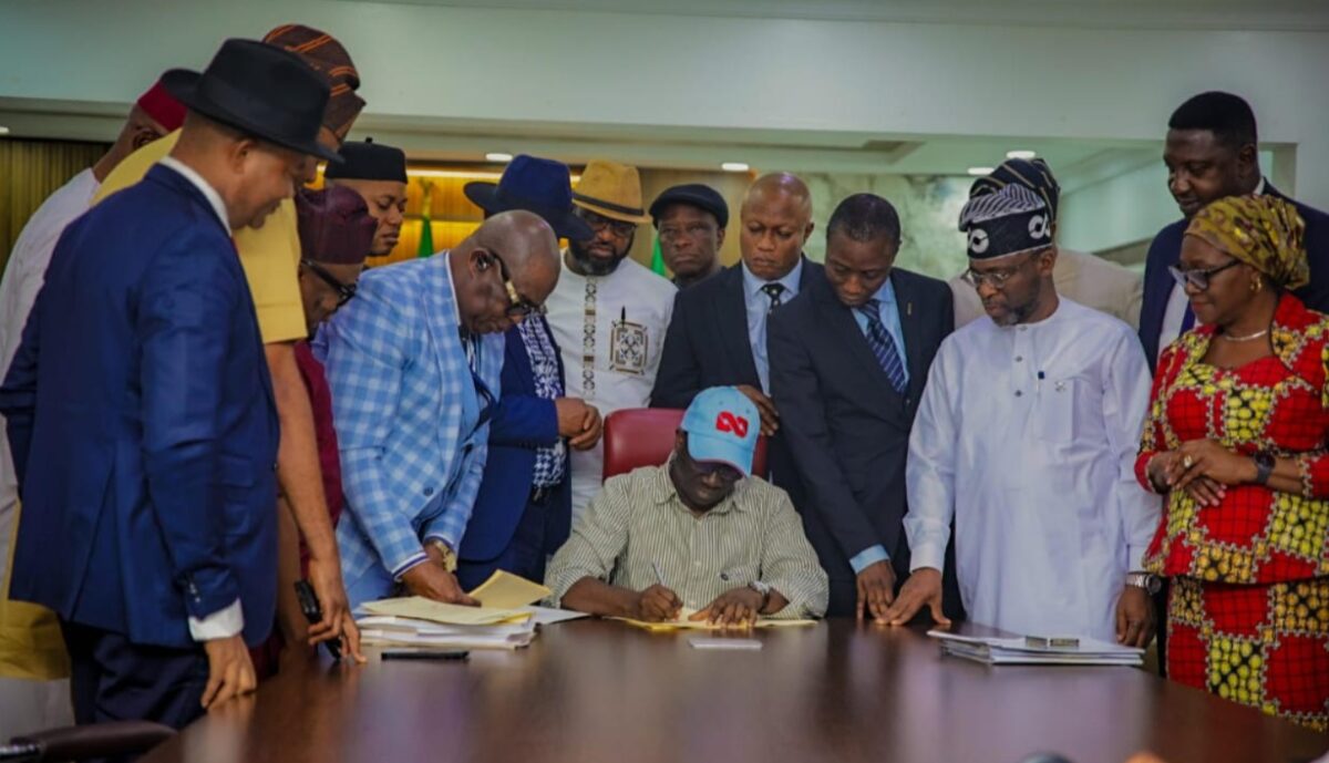 Okpebholo Signs N939bn Edo 2026 Appropriation Bill Into Law