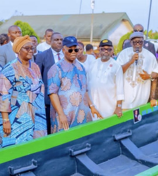 Akpabio empowers Akwa Ibom women with fishing boats, urges support for APC