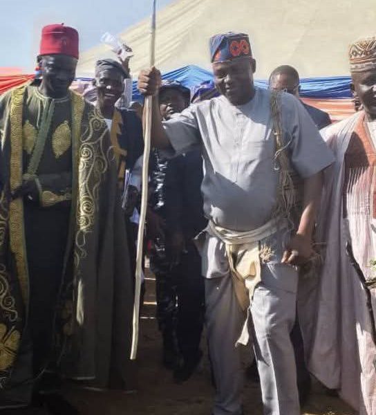 APC Nat’l Chairman Yilwatda Donates N10m, Farm Inputs To Plateau Farmers