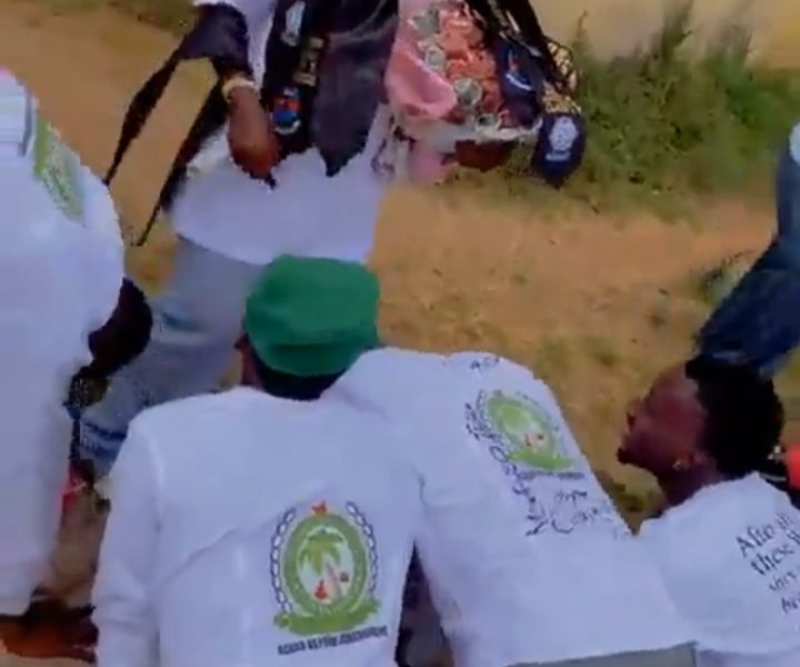 Graduates prostrate for female classmate who helped them academically