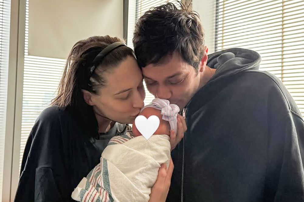 Pete Davidson and Elsie Hewitt ‘Settling into a Rhythm’ with Baby: Source