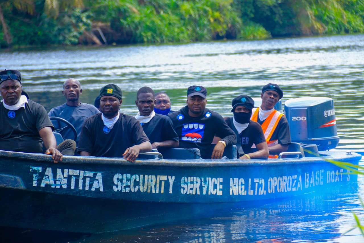 Security outfit hands over oil theft suspects, vessel to task force in Delta