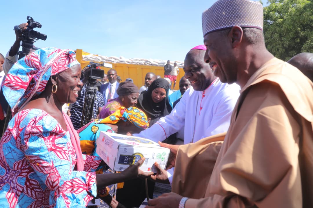 Zulum Distributes Food Items To Christian Widows, Vulnerable