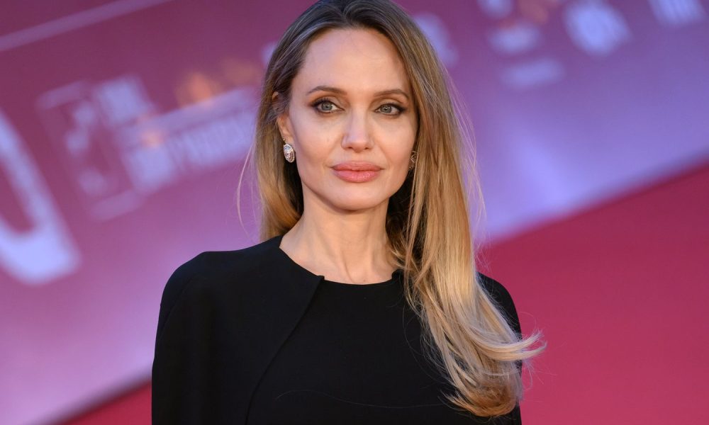 Angelina Jolie Reveals Why She’s Showing Her Mastectomy Scars for the First Time
