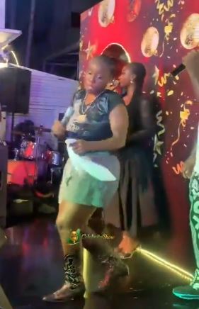 Nigerian Singer, Teni Stuns Fans With Dramatic Weight Loss On Stage (Video)