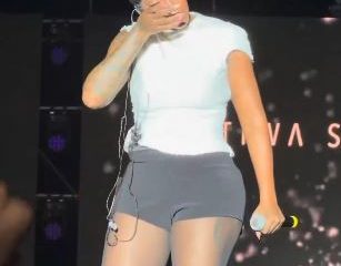 The Moment Tiwa Savage Broke Into Tears On Stage While Performing ‘Somebody’s Son’ At Cotonou Concert (Video)
