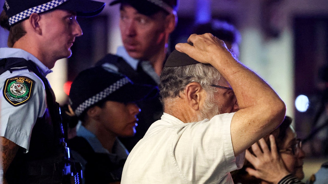 Rabbi condemns Australia’s response to Bondi Beach Hanukkah shooting