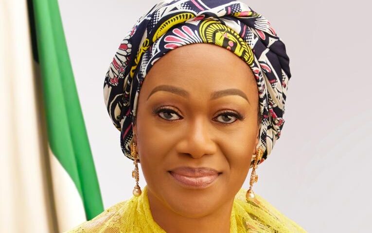 Remi Tinubu posts cryptic message after backlash over impolite gesture toward Osun governor