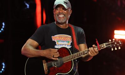 Darius Rucker Performs in Nashville Airport with ‘Maybe 15 People Stopping’