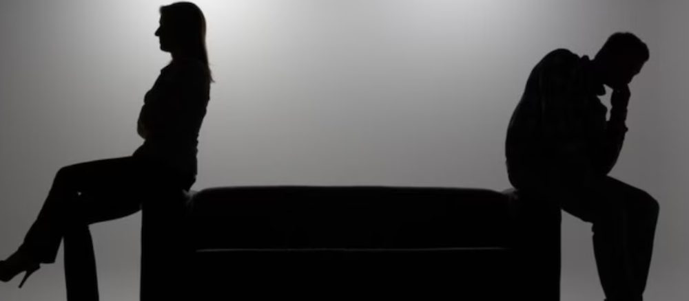 Lawyer Sparks Laughter as Divorce Client Asks to Spend Christmas With Husband