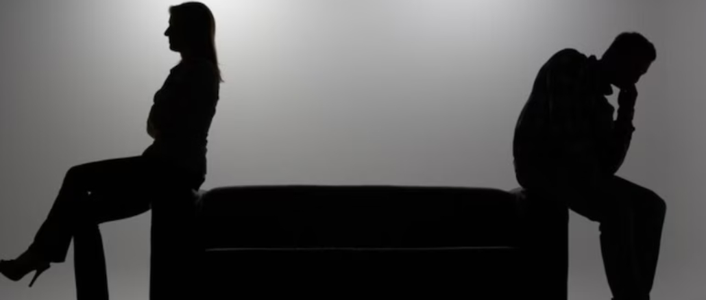 Lawyer Sparks Laughter as Divorce Client Asks to Spend Christmas With Husband