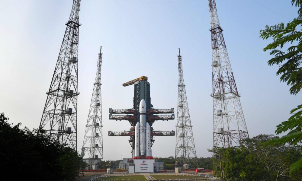 Watch Indian rocket launch record-breaking BlueBird 6 smartphone satellite to orbit tonight