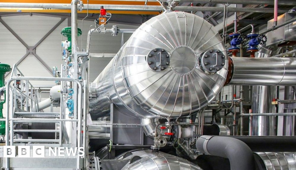 The giant heat pumps designed to warm whole districts