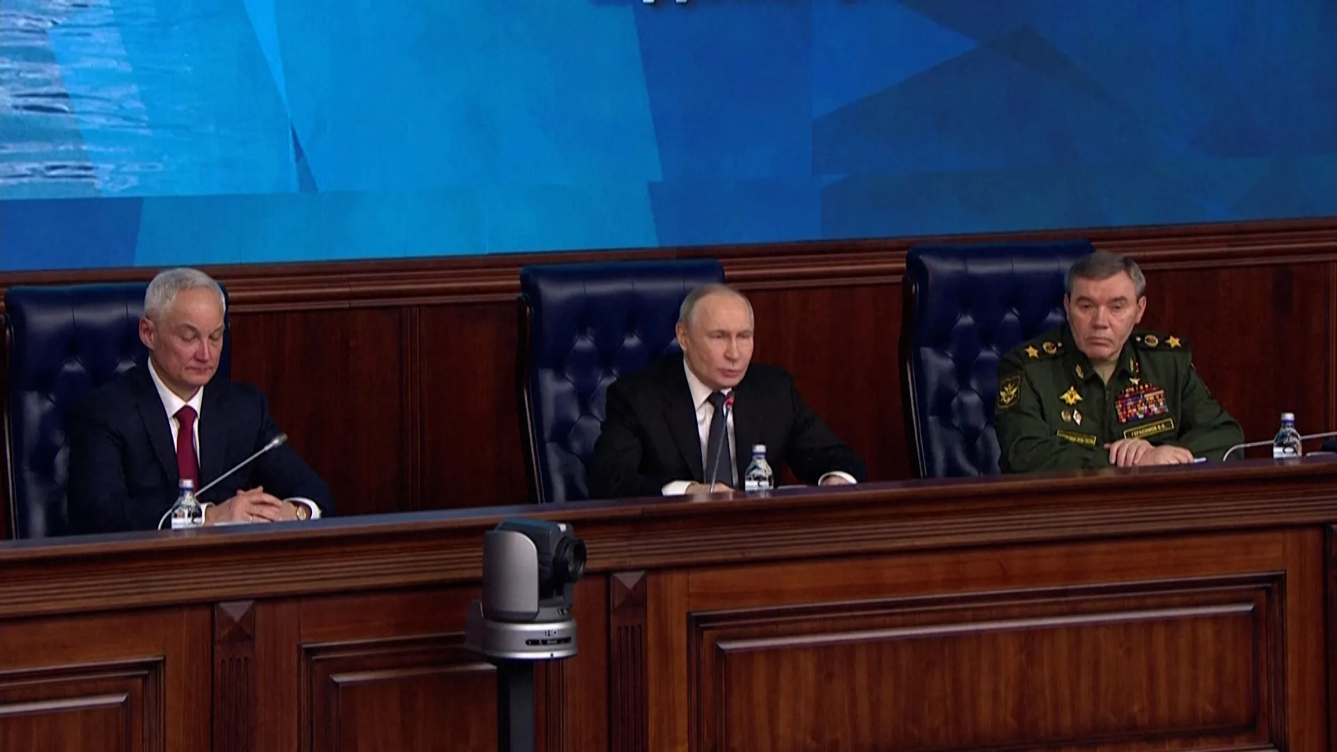 Vladimir Putin calls European leaders ‘piglets’ seeking revenge | Newsfeed