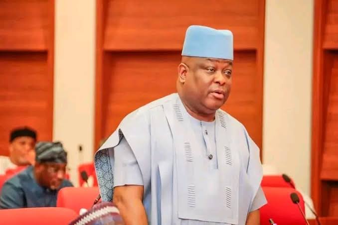 Nigeria is Ruled by Unqualified Politicians – Senator Raises Alarm