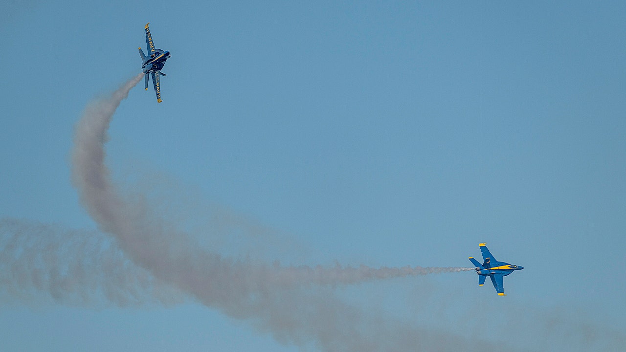 US fighter jets fly closest to Venezuelan airspace in Gulf mission