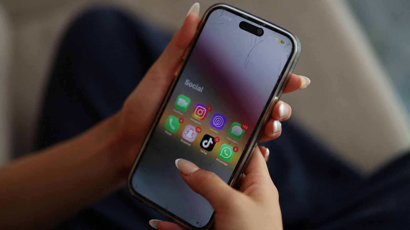 Australian PM issues warning over under-16s social media ban | World News