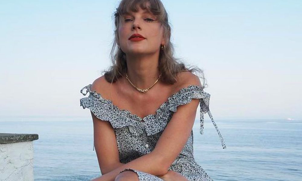 Taylor Swift Reveals the Surprising Items She Refuses to Keep in Her Home So It Stays ‘Cozy’