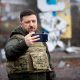Zelenskyy meets with Kupiansk frontline troops ahead of Berlin security talks